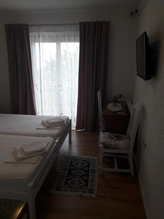 Roza Guest House Сень Екстер'єр фото