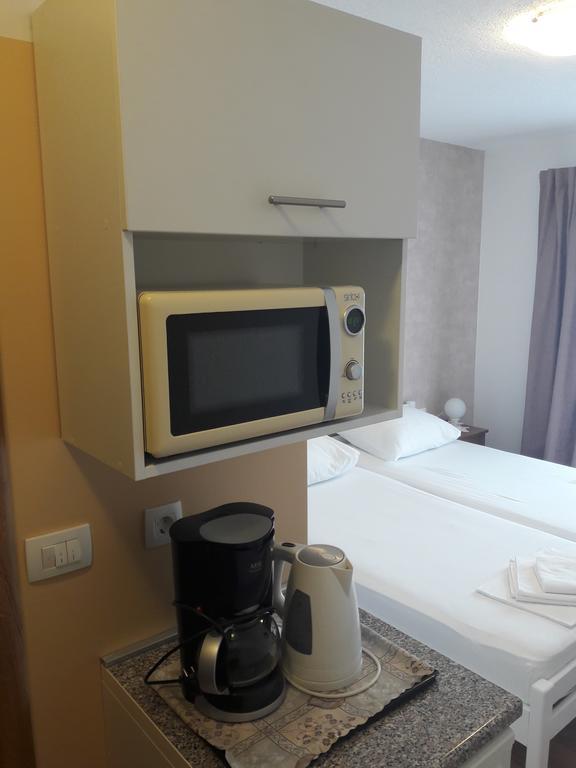 Roza Guest House Сень Екстер'єр фото