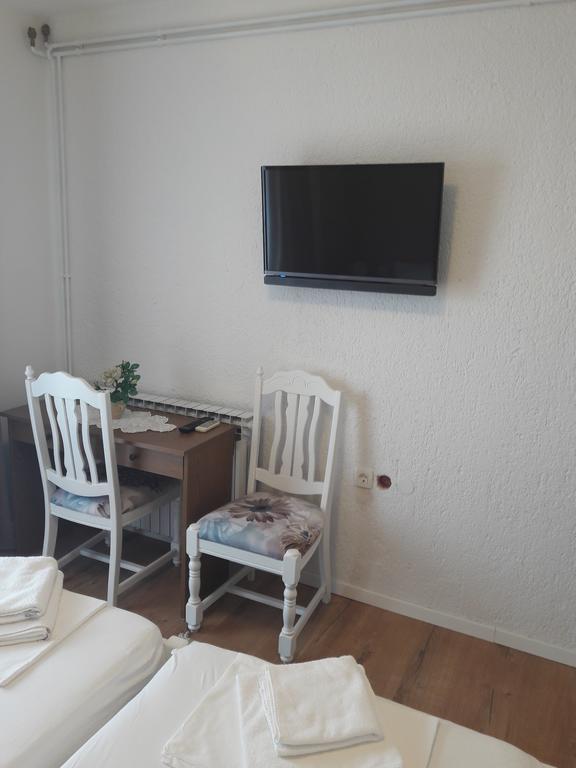 Roza Guest House Сень Екстер'єр фото