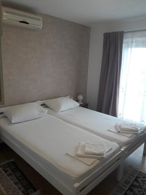 Roza Guest House Сень Екстер'єр фото