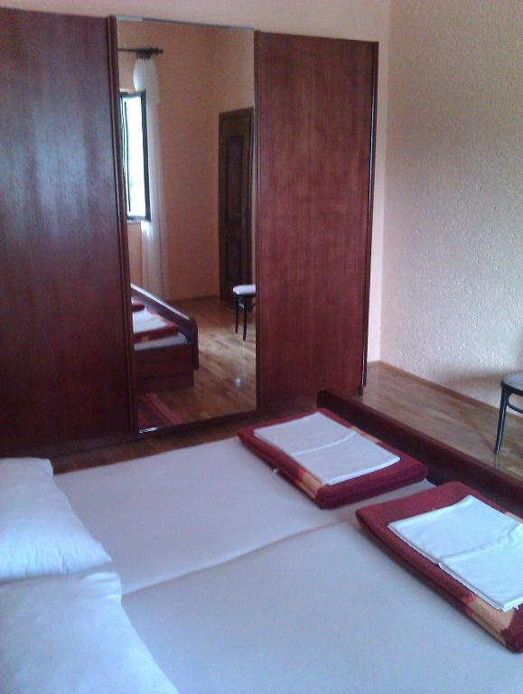 Roza Guest House Сень Номер фото