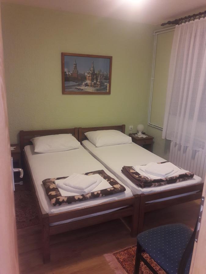 Roza Guest House Сень Екстер'єр фото